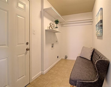 10849 Cotillion Drive - Photo Thumbnail 11