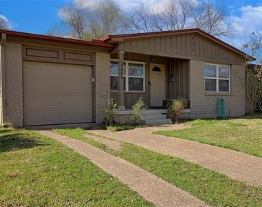 10849 Cotillion Drive - Photo Thumbnail 3