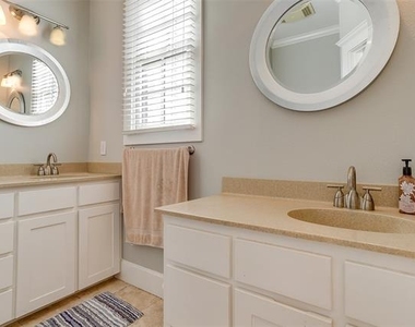 1211 S Adams Street - Photo Thumbnail 18