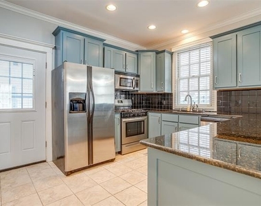 1211 S Adams Street - Photo Thumbnail 10