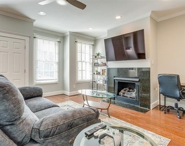 1211 S Adams Street - Photo Thumbnail 6