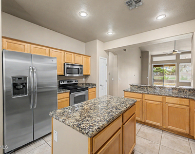 6932 W Blackhawk Drive - Photo Thumbnail 15