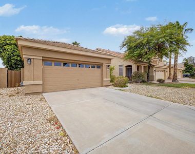 6932 W Blackhawk Drive - Photo Thumbnail 3