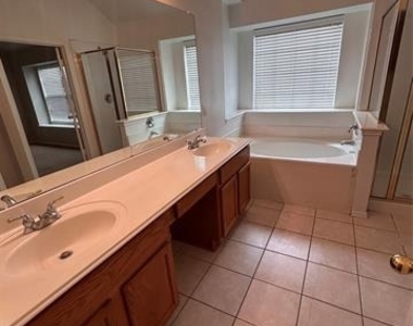 6104 Oldham Drive - Photo Thumbnail 16