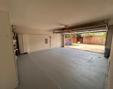 6104 Oldham Drive - Photo Thumbnail 20