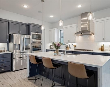 943 Marie Drive - Photo Thumbnail 5