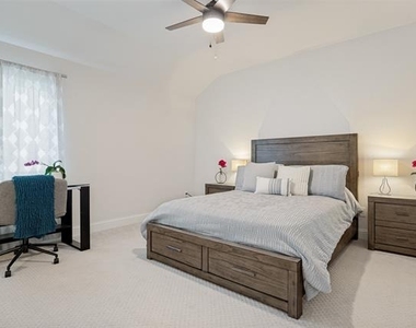943 Marie Drive - Photo Thumbnail 16