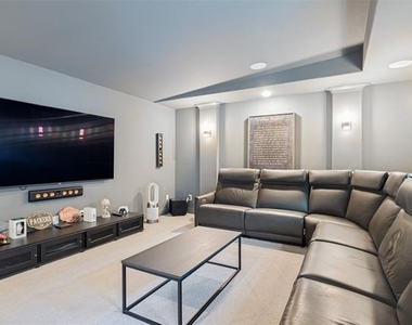 943 Marie Drive - Photo Thumbnail 15