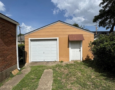 3241 Sandage Avenue - Photo Thumbnail 17