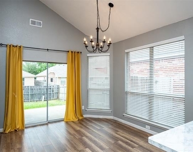 9125 Vineyard Lane - Photo Thumbnail 7