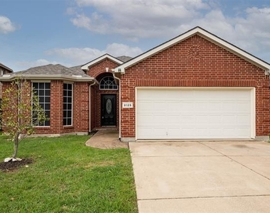 9125 Vineyard Lane - Photo Thumbnail 3