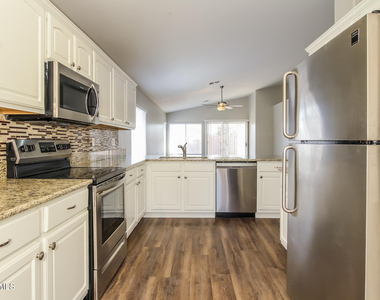15441 W Port Royale Lane - Photo Thumbnail 3