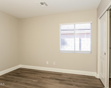 15441 W Port Royale Lane - Photo Thumbnail 9