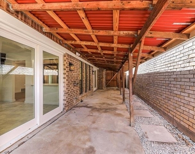2212 Benbrook Drive - Photo Thumbnail 29
