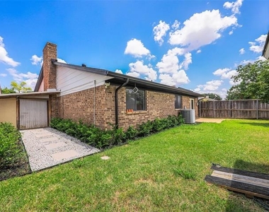 2212 Benbrook Drive - Photo Thumbnail 31