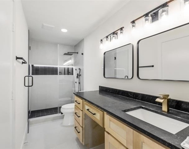 2212 Benbrook Drive - Photo Thumbnail 21