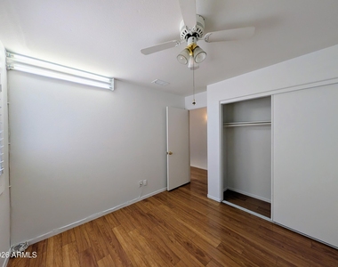 2824 W Angela Drive - Photo Thumbnail 43