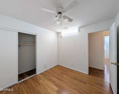 2824 W Angela Drive - Photo Thumbnail 48