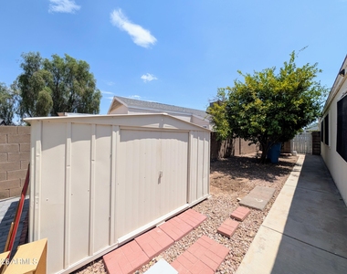 2824 W Angela Drive - Photo Thumbnail 60