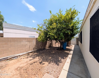 2824 W Angela Drive - Photo Thumbnail 62