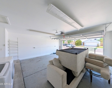 2824 W Angela Drive - Photo Thumbnail 50