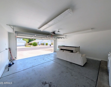 2824 W Angela Drive - Photo Thumbnail 49