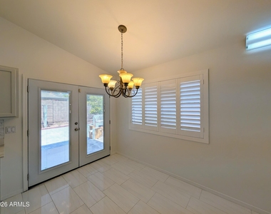 2824 W Angela Drive - Photo Thumbnail 24