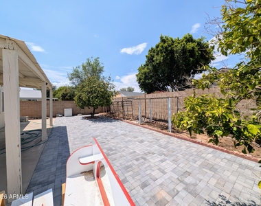 2824 W Angela Drive - Photo Thumbnail 59