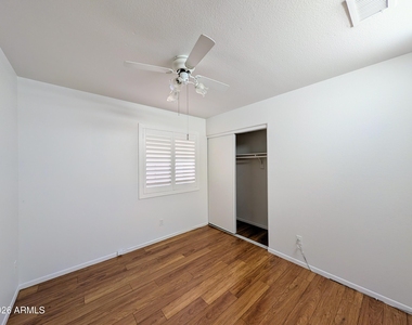 2824 W Angela Drive - Photo Thumbnail 45