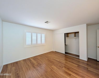 2824 W Angela Drive - Photo Thumbnail 31