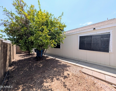 2824 W Angela Drive - Photo Thumbnail 61
