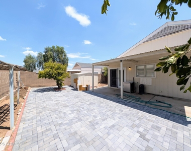 2824 W Angela Drive - Photo Thumbnail 57