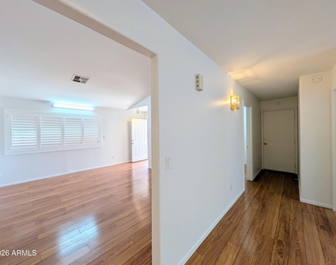 2824 W Angela Drive - Photo Thumbnail 27