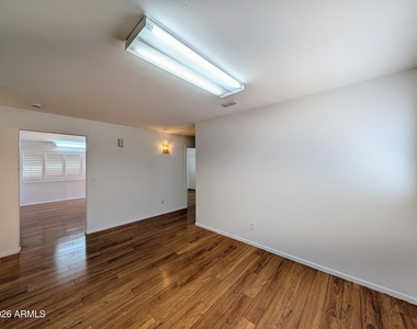 2824 W Angela Drive - Photo Thumbnail 40