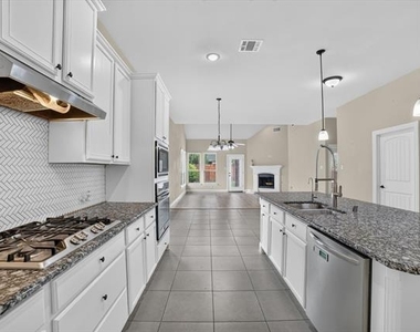 10712 Troutt Drive - Photo Thumbnail 8