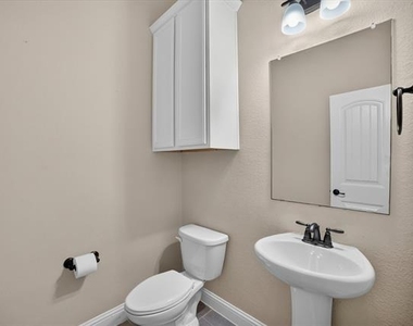 10712 Troutt Drive - Photo Thumbnail 26