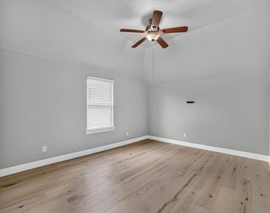 10712 Troutt Drive - Photo Thumbnail 17