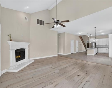 10712 Troutt Drive - Photo Thumbnail 4