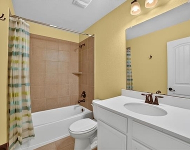 10712 Troutt Drive - Photo Thumbnail 18