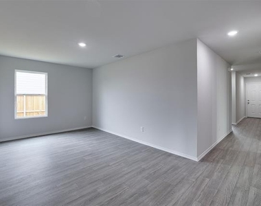 829 Eagles Nest Drive - Photo Thumbnail 14