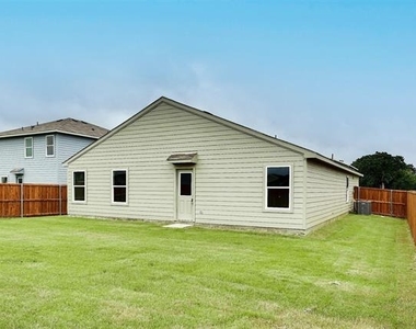 829 Eagles Nest Drive - Photo Thumbnail 2