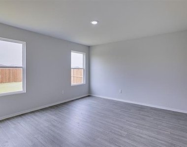 829 Eagles Nest Drive - Photo Thumbnail 8