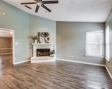 4409 Seville Lane - Photo Thumbnail 11