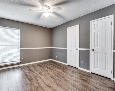 4409 Seville Lane - Photo Thumbnail 15