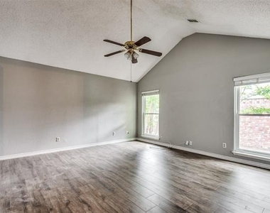 4409 Seville Lane - Photo Thumbnail 18