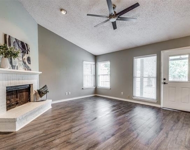 4409 Seville Lane - Photo Thumbnail 10