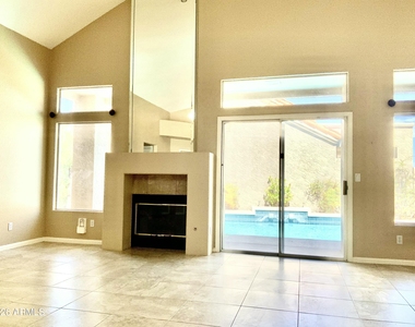 9023 N 107th Place - Photo Thumbnail 2