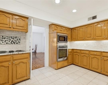 3528 Mockingbird Lane - Photo Thumbnail 3
