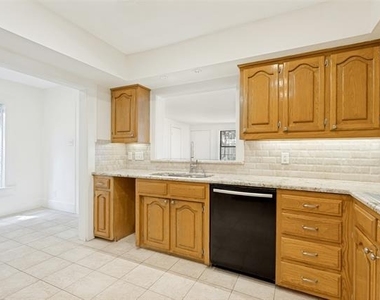 3528 Mockingbird Lane - Photo Thumbnail 2