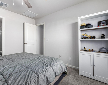 118 W Dewey Avenue - Photo Thumbnail 4